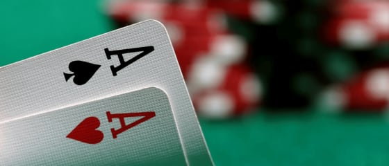 Ultimate Texas Hold 'm Online을 플레이하는 방법